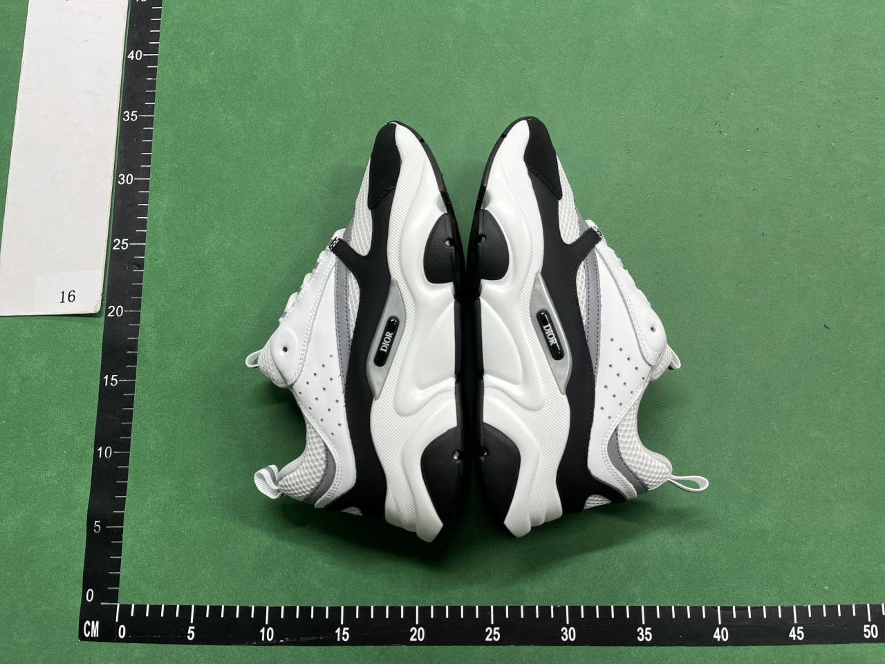 Dior B22 Sneakers [34 styles]