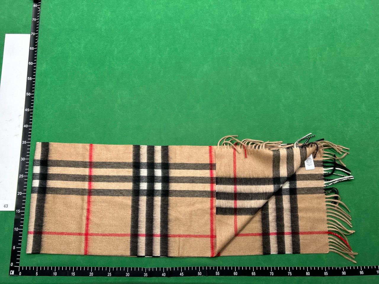 Burberry Vintage Check Scarf [8 styles]