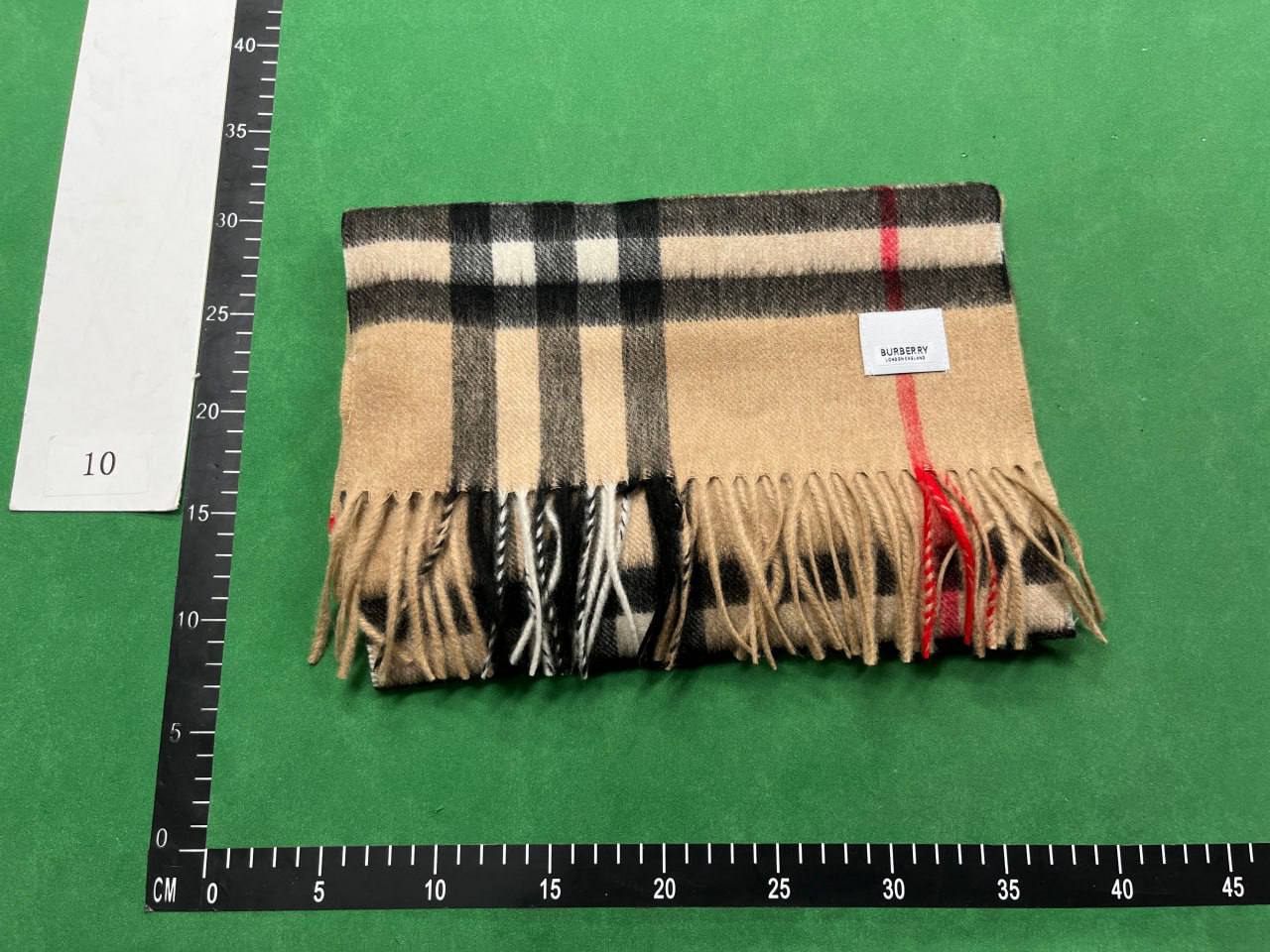 Burberry Vintage Check Scarf [8 styles]