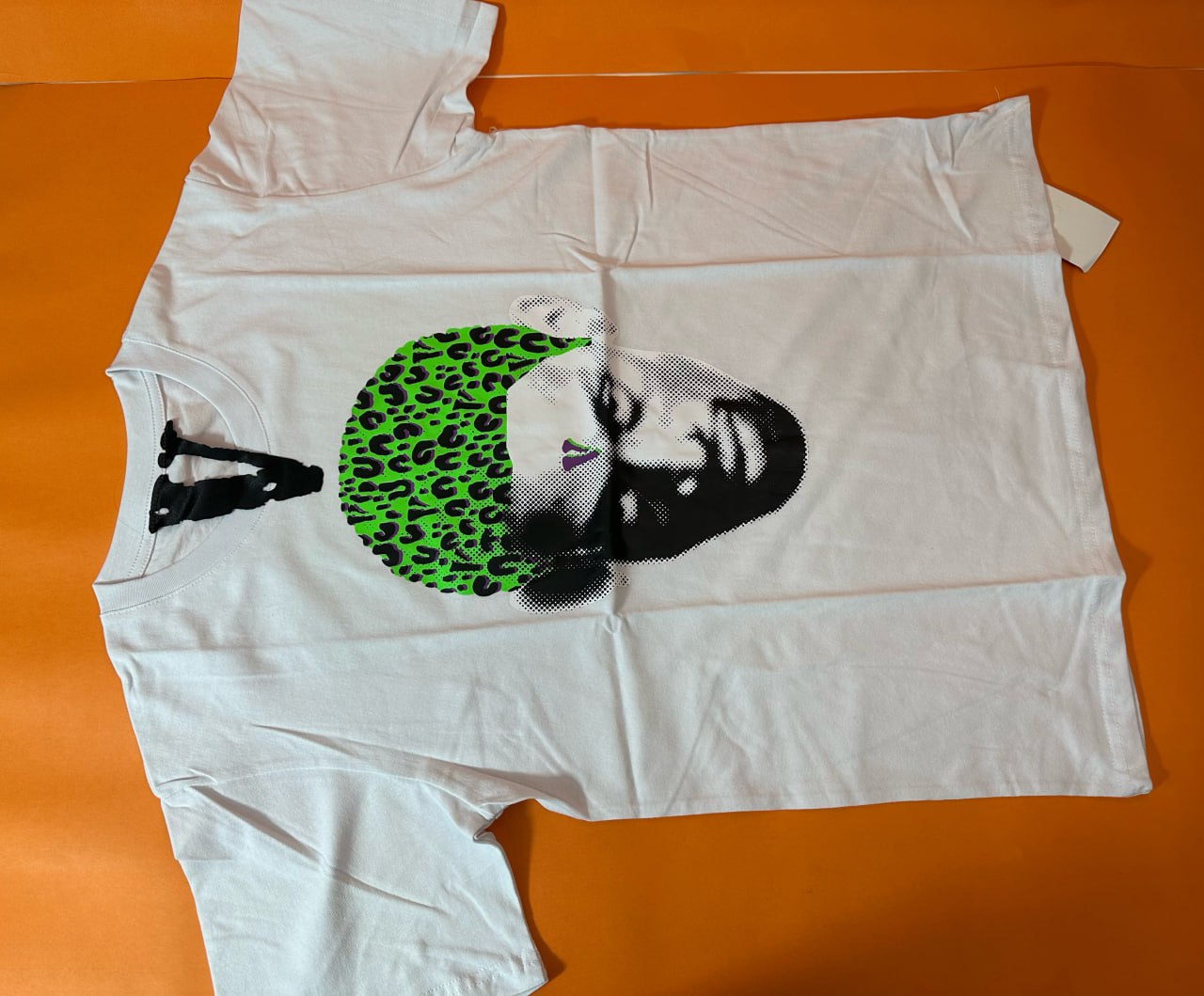 V Brand Graphic T-Shirts [40 styles]