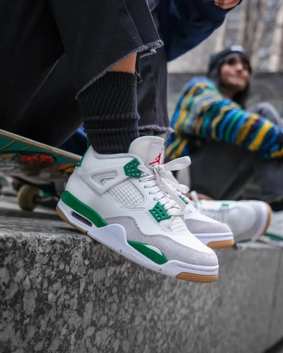 Nike Air Jordan 4 Sneakers [28 styles]
