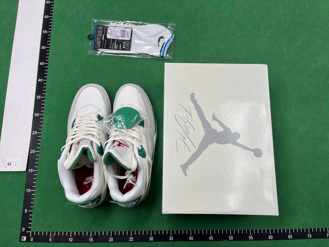 Nike Air Jordan 4 Sneakers [28 styles]