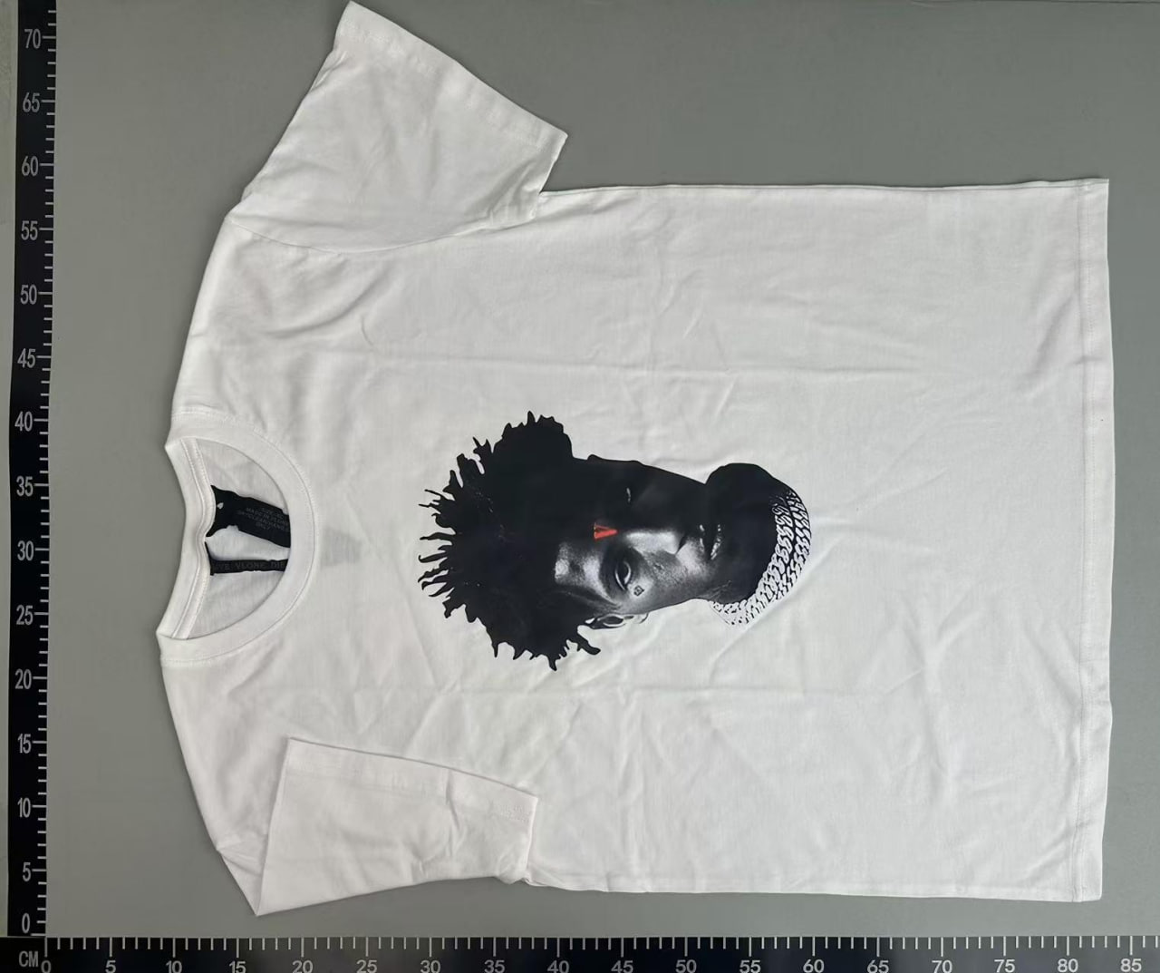 V Brand Graphic T-Shirts [40 styles]