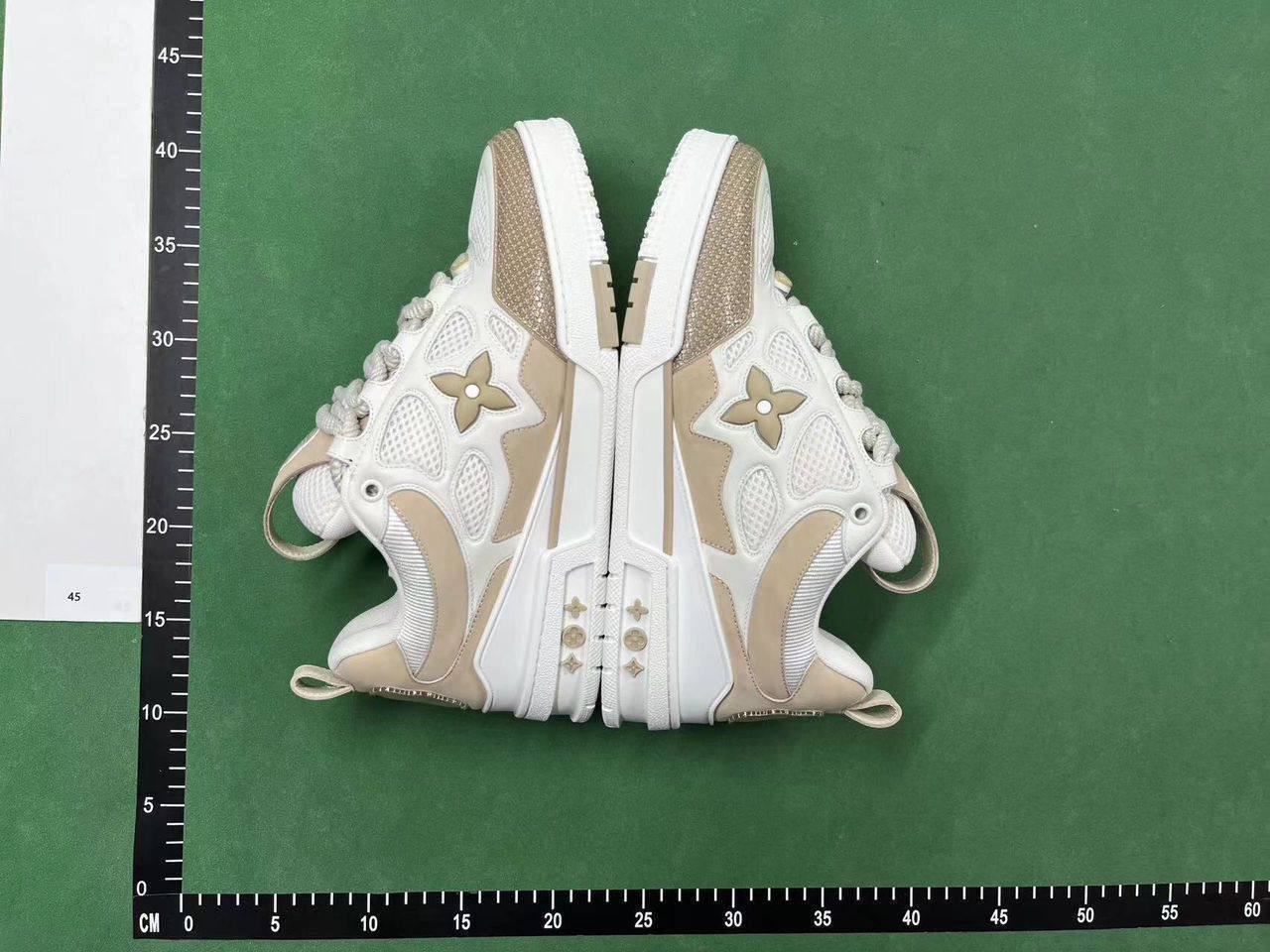 Louis Vuitton B22 Sneakers [15 styles]