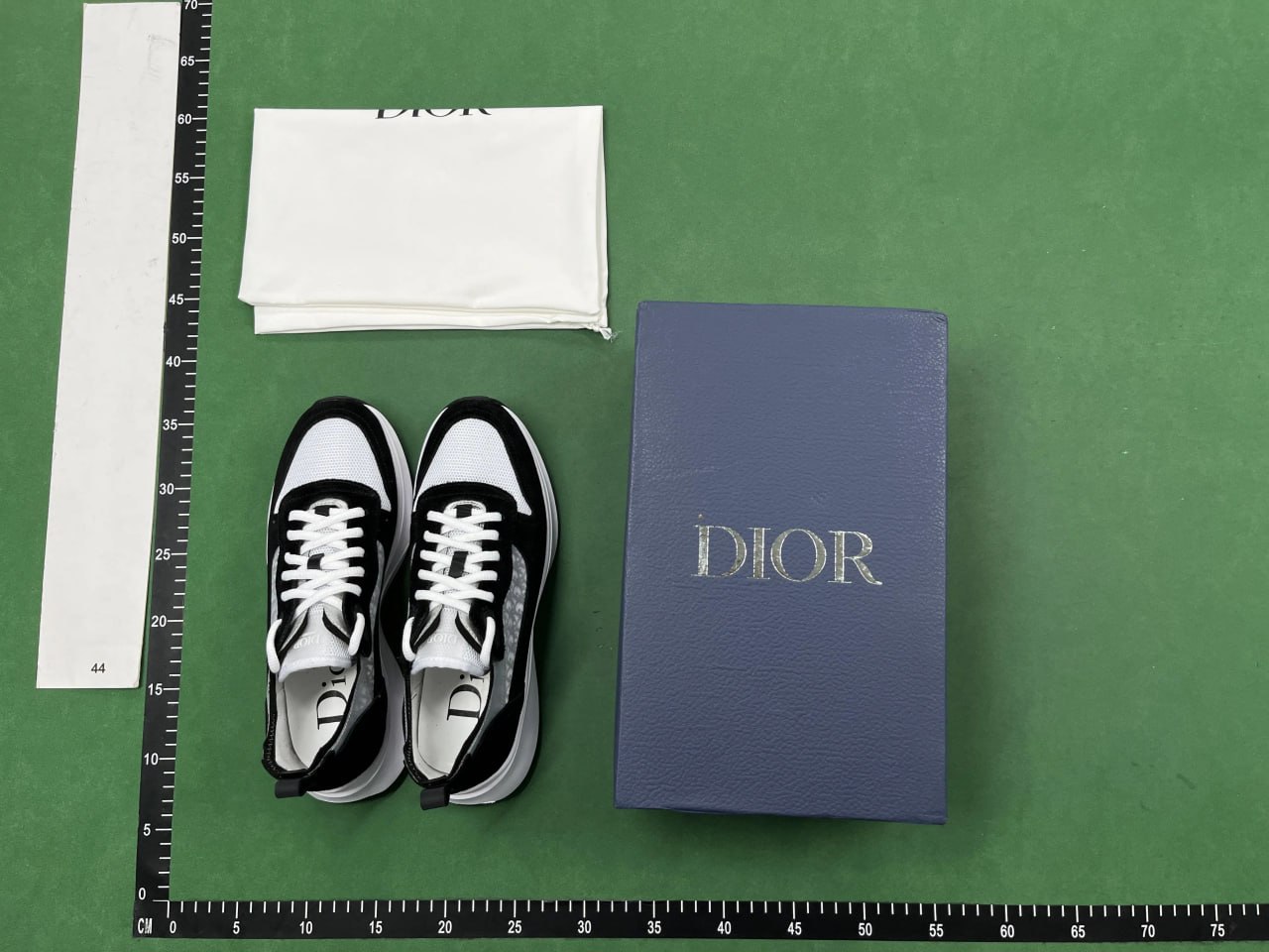 Dior B22 Sneakers [35 styles]