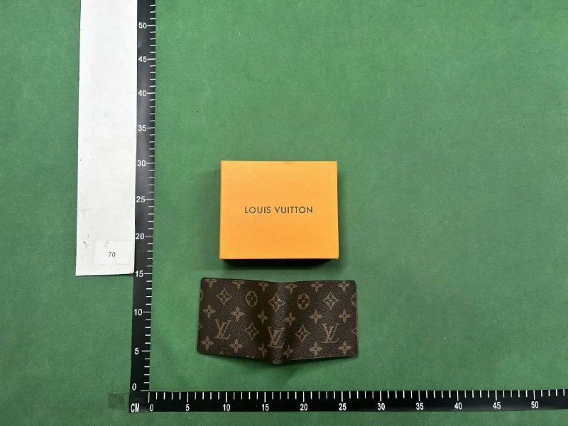 Louis Vuitton Monogram and Damier Canvas Wallets [11 styles]