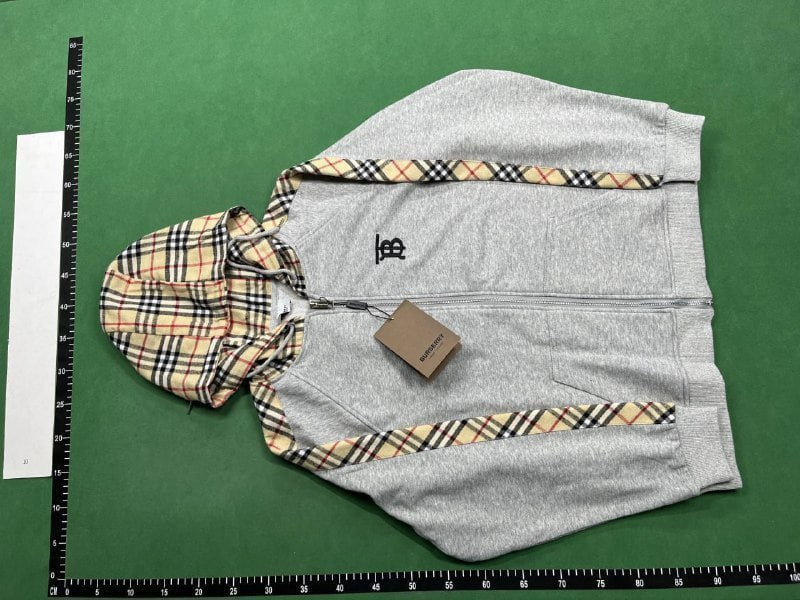Burberry Hoodies/Sweaters [1 style]