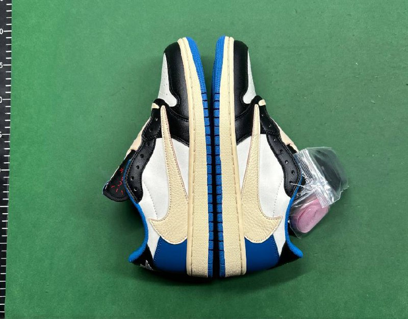 Nike Air Jordan 1 Low Sneakers [31 styles]