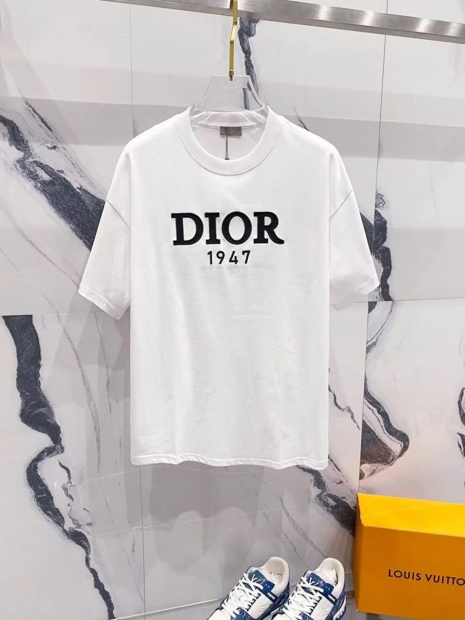 Dior CD Logo T-Shirt [36 styles]
