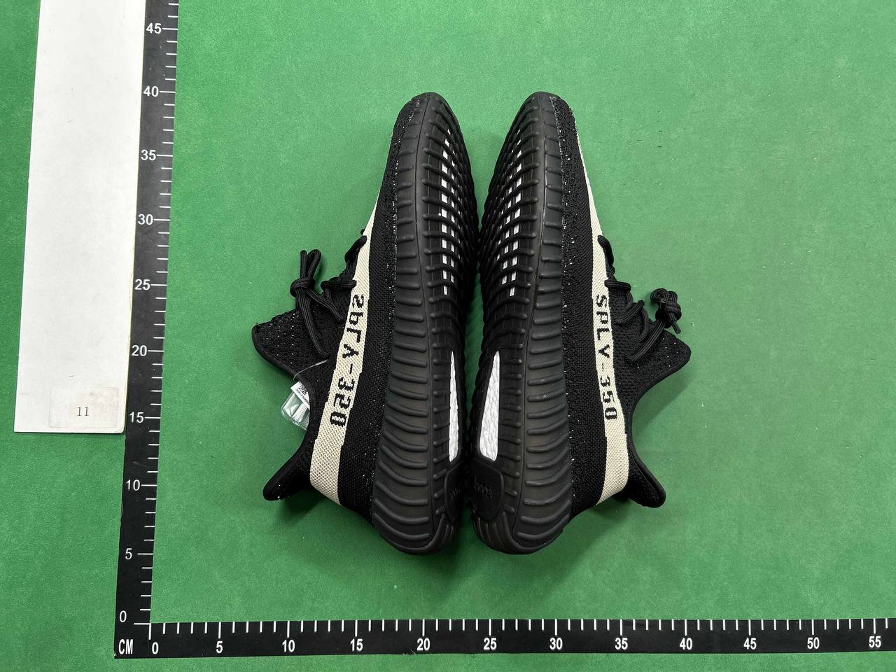 Adidas Yeezy Boost 350 V2 Sneakers [35 styles]
