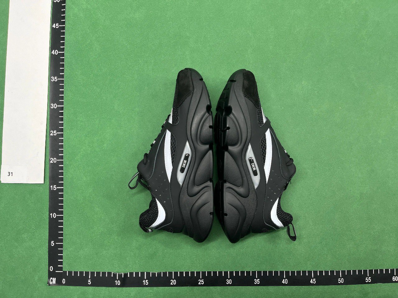 Dior B22 Sneakers [38 styles]