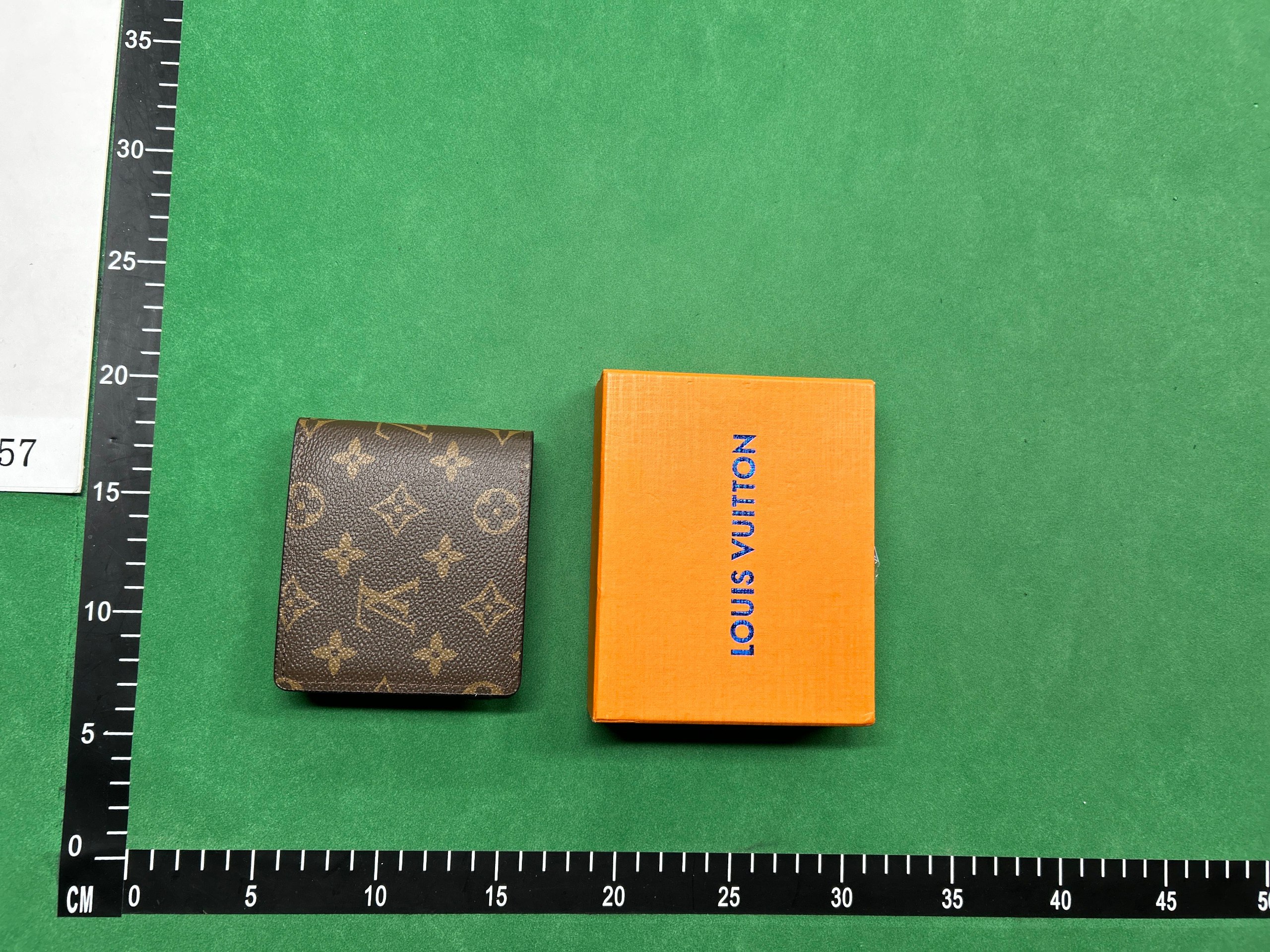 Louis Vuitton Monogram and Damier Canvas Wallets [11 styles]