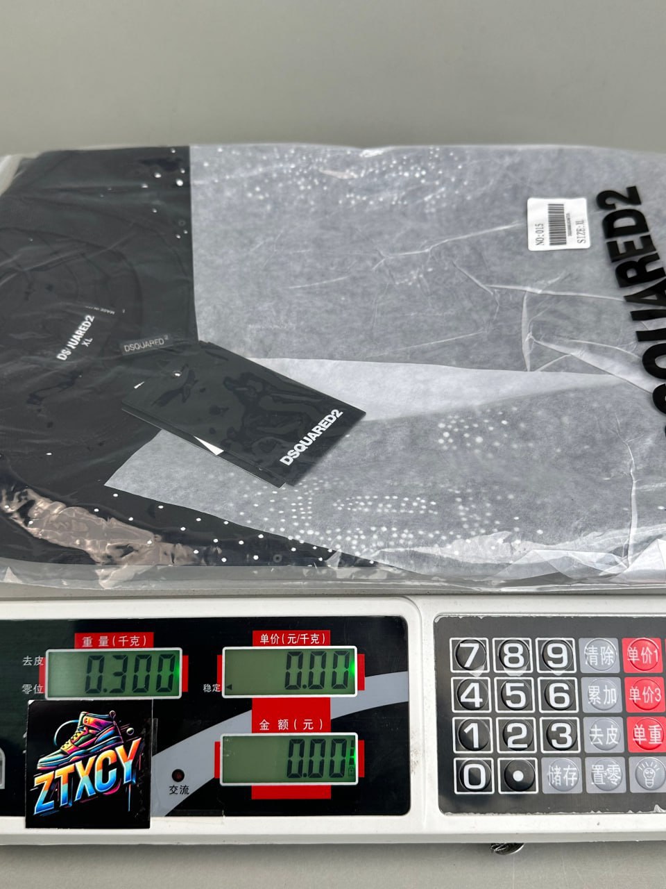 DSQUARED2 ICON Graphic T-Shirt [40 styles]