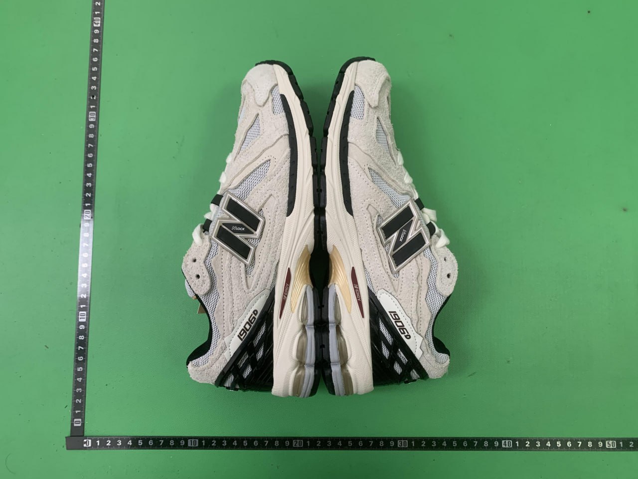 New Balance 1260 Sneakers [30 styles]