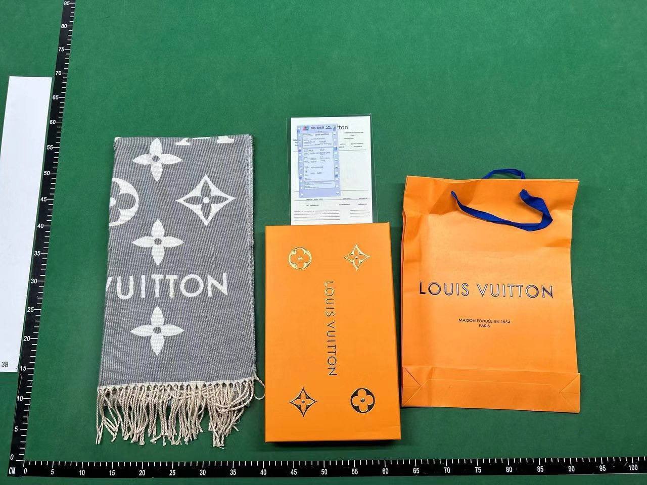 Fendi Roma / Burberry Check / Gucci GG Supreme / Louis Vuitton Monogram Scarves [33 styles]