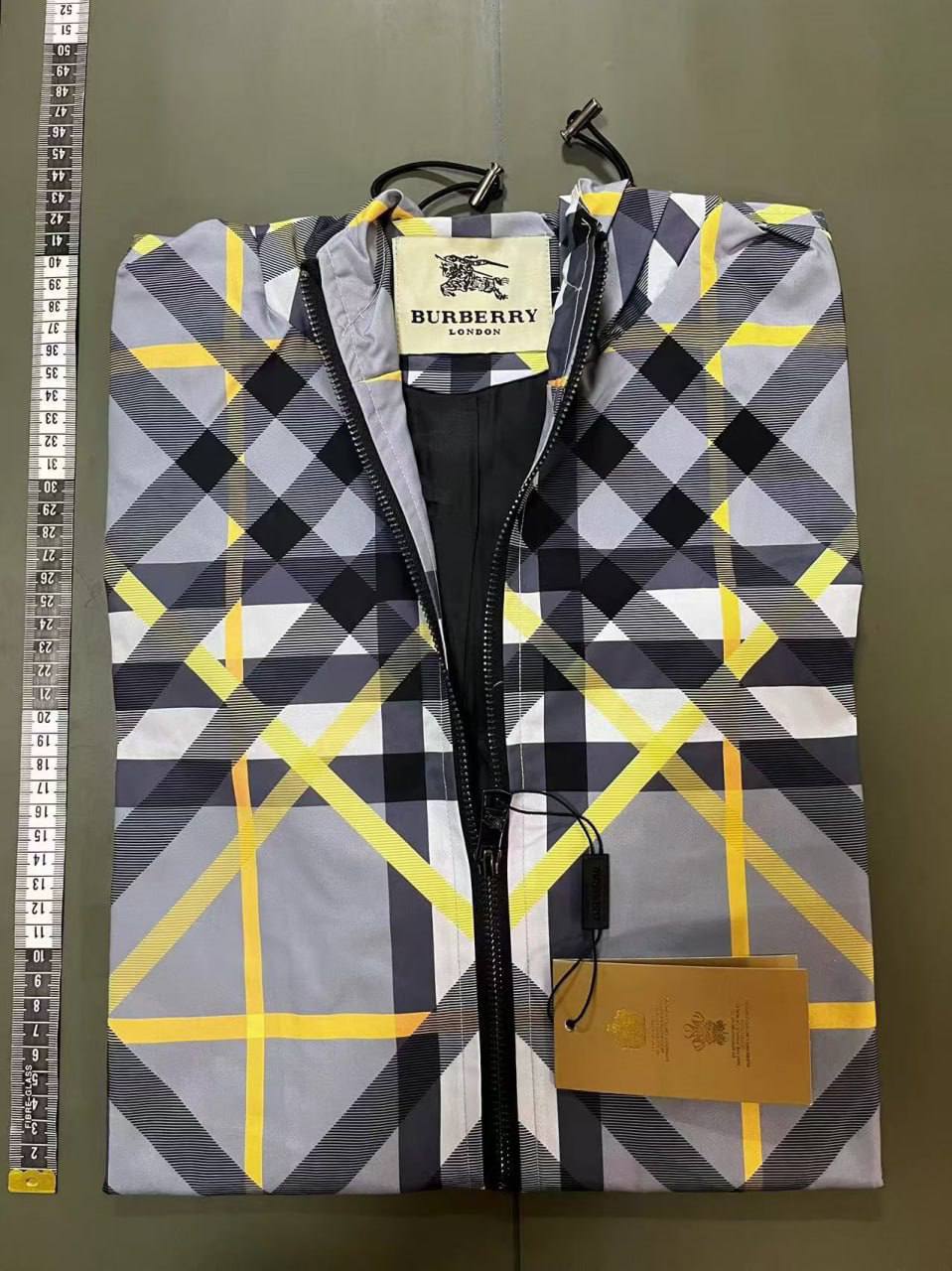 Burberry Vintage Check Jacket [10 styles]
