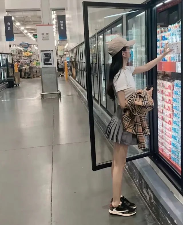 Nike Dunk Low Sneakers [10 styles]