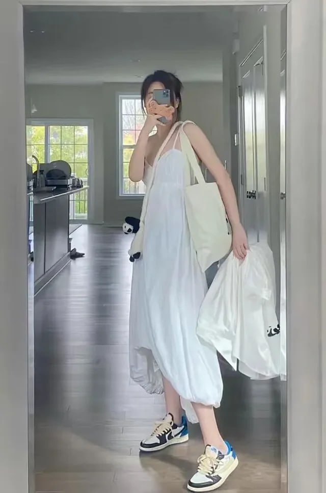 Nike Dunk Low Sneakers [10 styles]