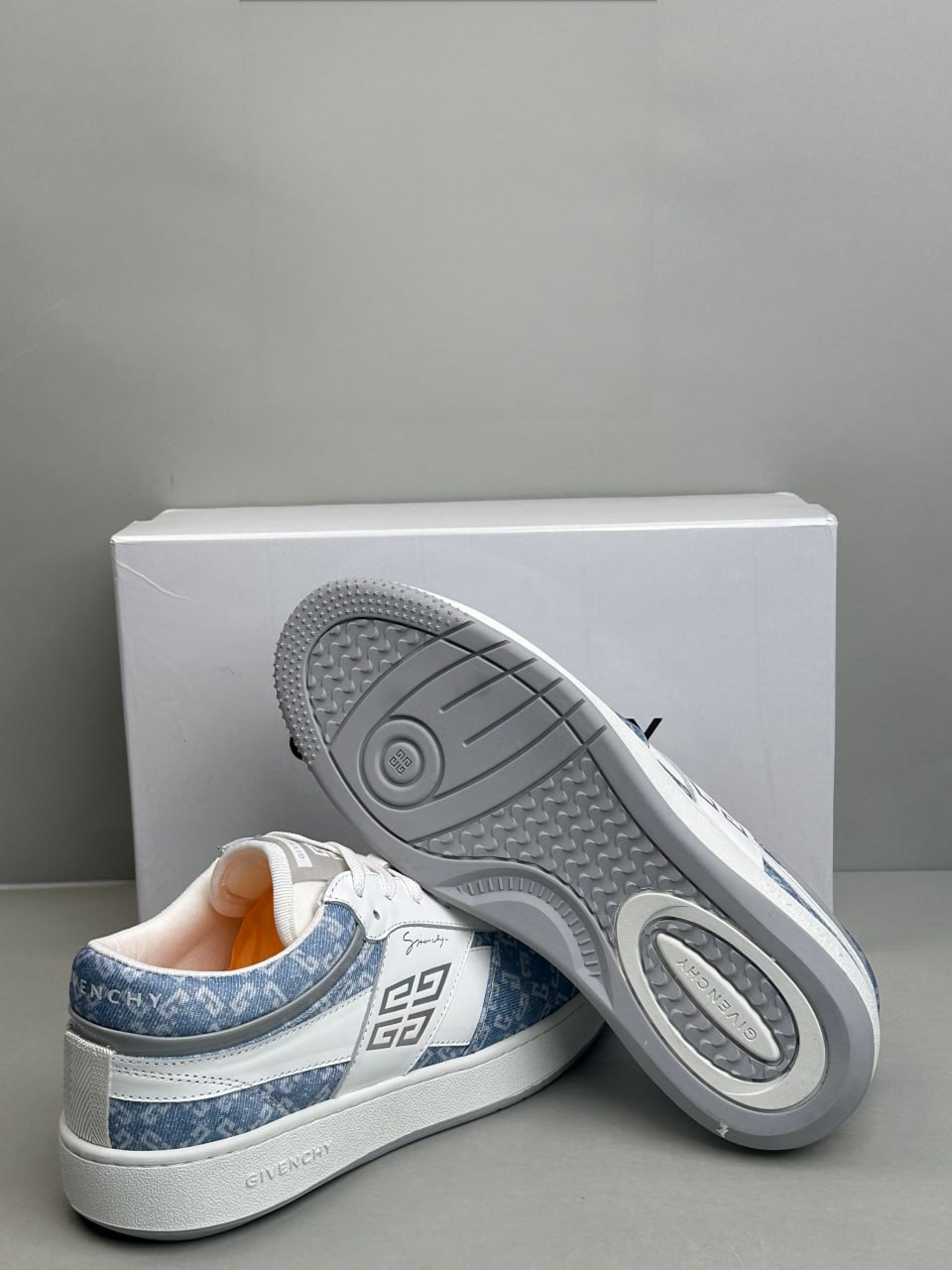 Givenchy B22 Sneakers [12 styles]