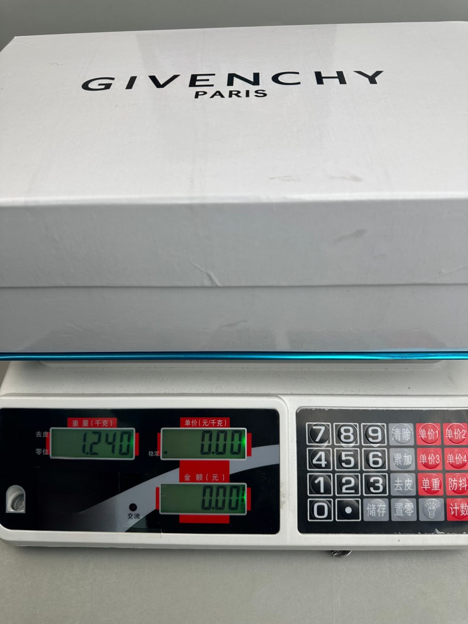 Givenchy B22 Sneakers [12 styles]