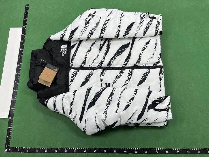 The North Face Nuptse Jacket [1 style]