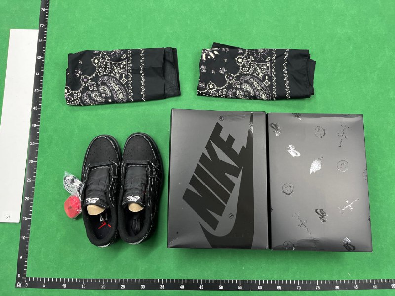 Nike Dunk Low Sneakers [33 styles]