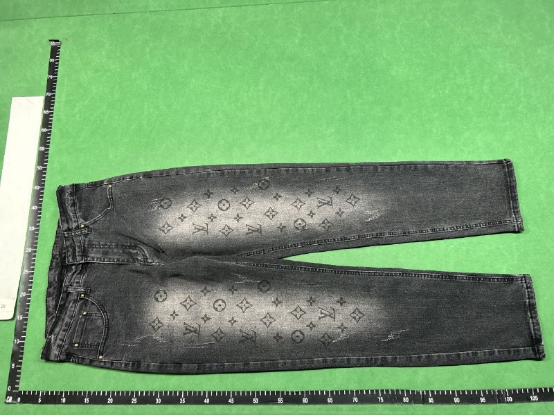 Louis Vuitton Monogram Cargo Pants [20 styles]